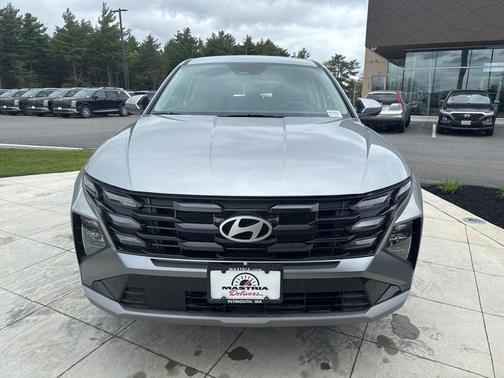 Shimmering Silver 2026 Hyundai TUCSON SE
