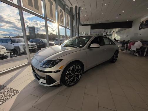 2024 Hyundai IONIQ 6 SEL