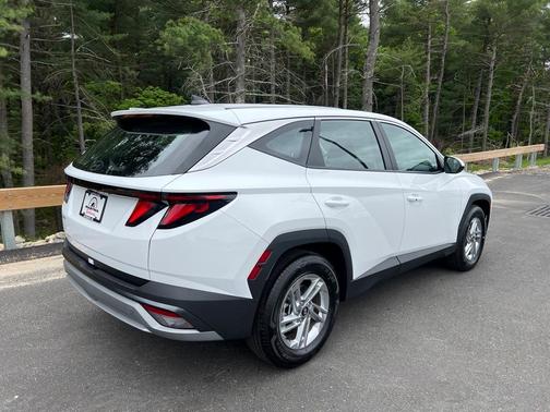 2025 Hyundai TUCSON SE