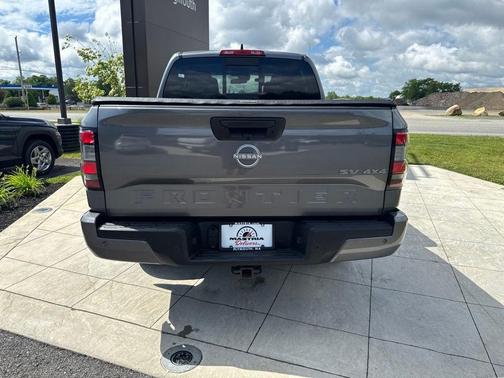 Gun Metallic 2024 Nissan Frontier SV