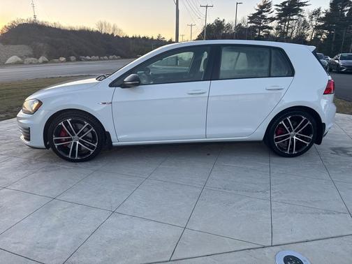 2017 Volkswagen Golf GTI Sport 4-Door