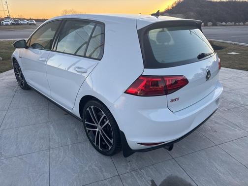 2017 Volkswagen Golf GTI Sport 4-Door