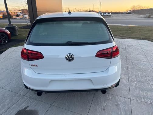 2017 Volkswagen Golf GTI Sport 4-Door