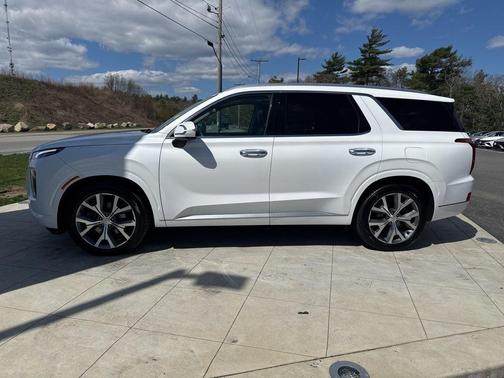 White 2022 Hyundai PALISADE Limited