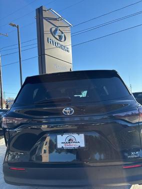 2023 Toyota Sienna XLE