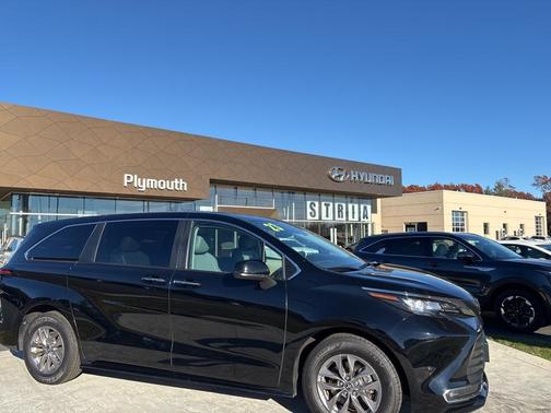 2023 Toyota Sienna XLE