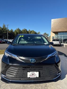 2023 Toyota Sienna XLE