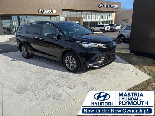 2023 Toyota Sienna XLE