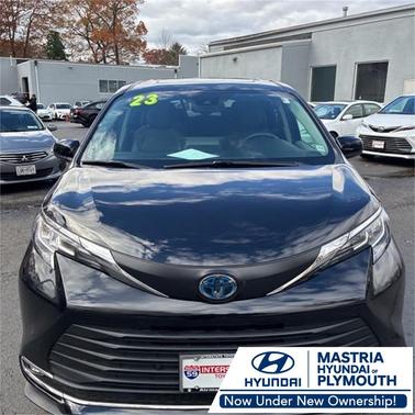 2023 Toyota Sienna XLE