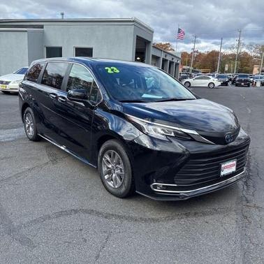 2023 Toyota Sienna XLE