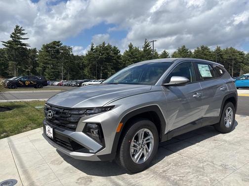 2026 Hyundai TUCSON SE