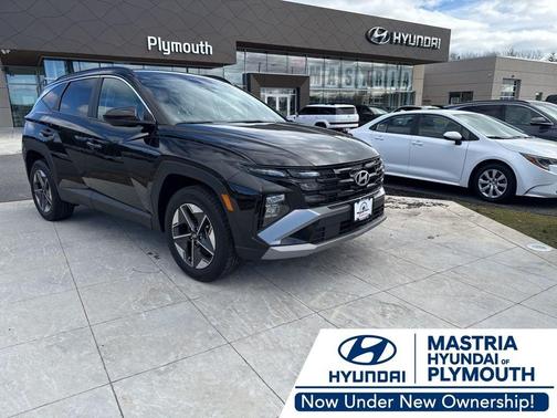 Black 2025 Hyundai TUCSON SEL