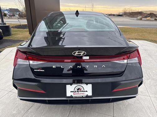 2025 Hyundai ELANTRA SEL Convenience