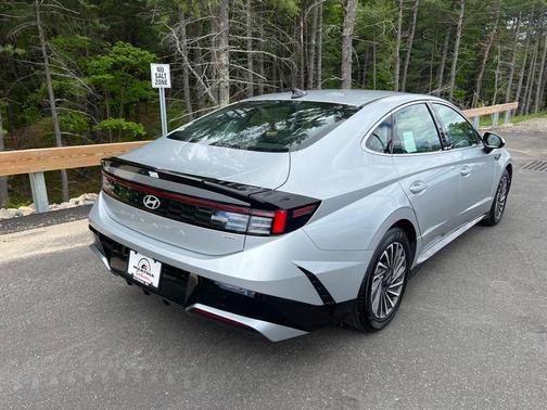 2024 Hyundai SONATA Hybrid SEL