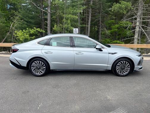 2024 Hyundai SONATA Hybrid SEL