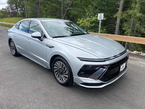 2024 Hyundai SONATA Hybrid SEL