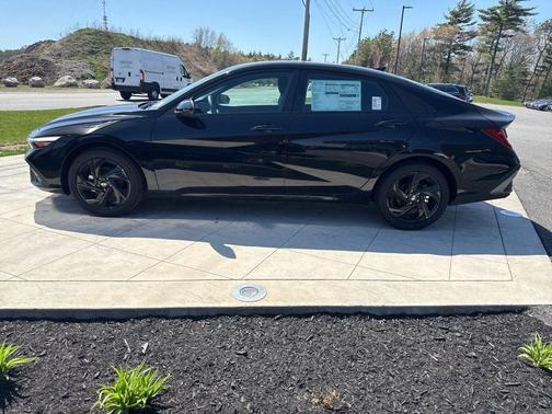 Black 2026 Hyundai ELANTRA HEV SEL Sport