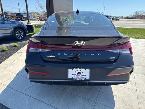 Black 2026 Hyundai ELANTRA HEV SEL Sport