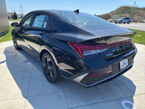 Black 2026 Hyundai ELANTRA HEV SEL Sport