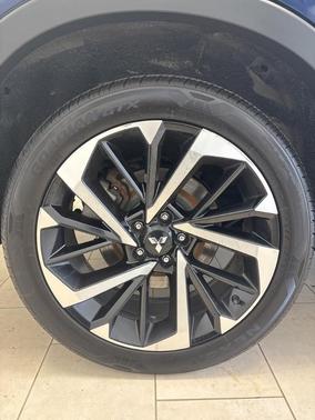 2023 Mitsubishi Outlander PHEV SE