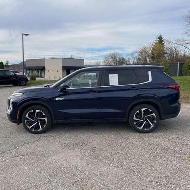 2023 Mitsubishi Outlander PHEV SE