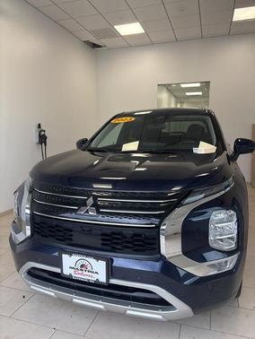 2023 Mitsubishi Outlander PHEV SE