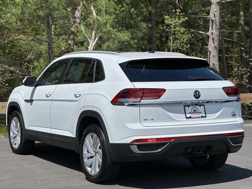 2022 Volkswagen Atlas Cross Sport 3.6L V6 SE w/Technology