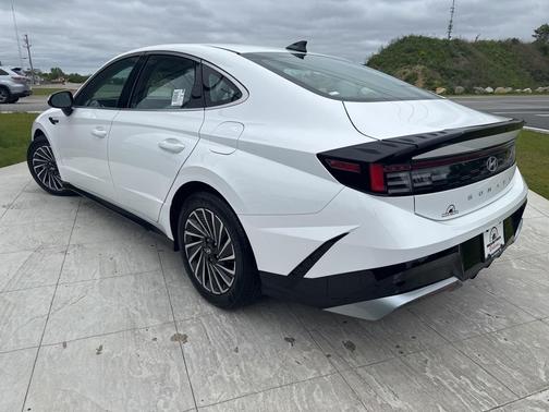 2024 Hyundai SONATA Hybrid SEL