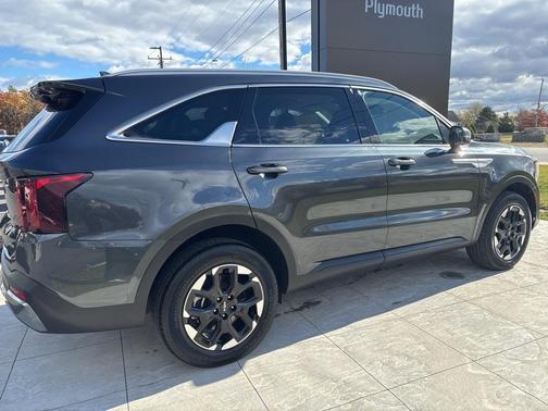 2024 Kia Sorento S