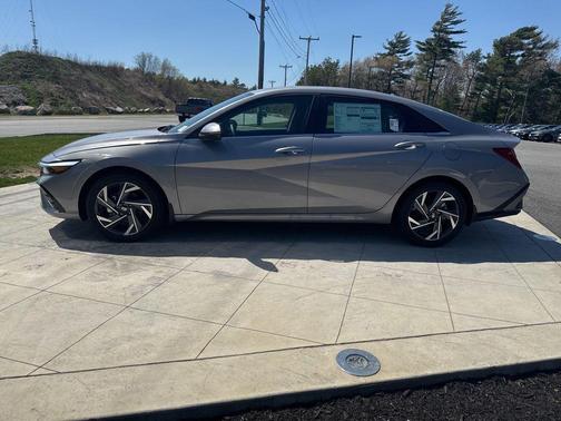 Metal 2026 Hyundai ELANTRA HEV Limited