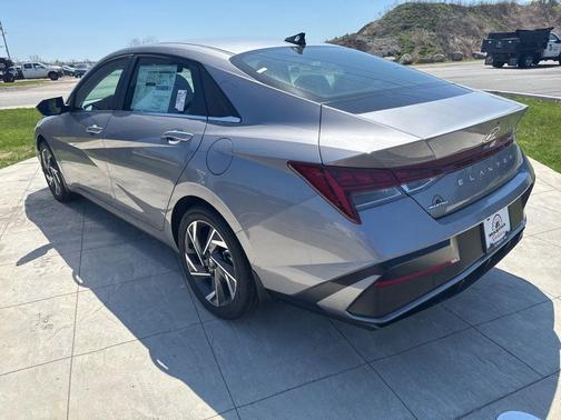 Metal 2026 Hyundai ELANTRA HEV Limited