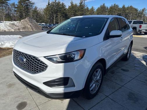 White 2024 Ford Edge SEL