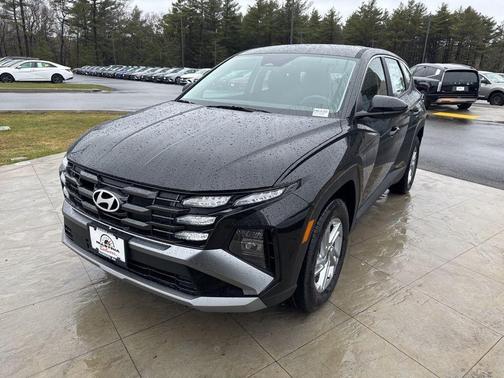 Black 2026 Hyundai TUCSON SE