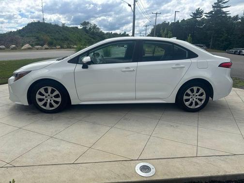 Ice 2024 Toyota Corolla LE