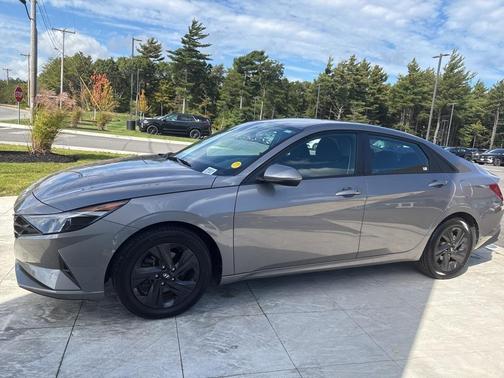 2021 Hyundai ELANTRA SEL