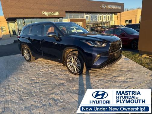 2021 Toyota Highlander Hybrid Platinum