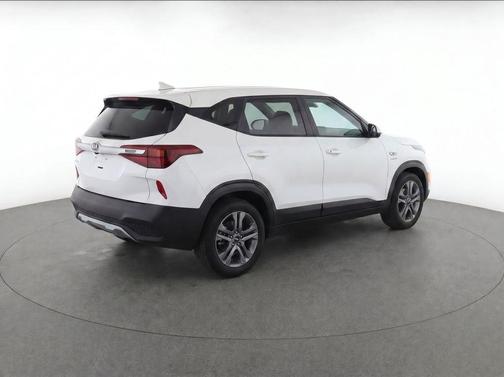 Snow White Pearl 2021 Kia Seltos LX