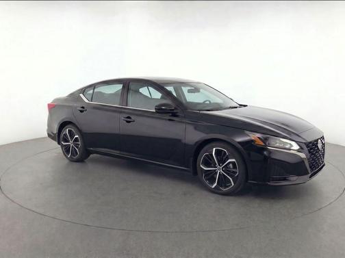 Black 2024 Nissan Altima 2.5 SR