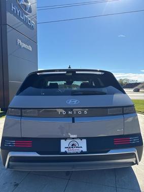 2025 Hyundai IONIQ 5 SE