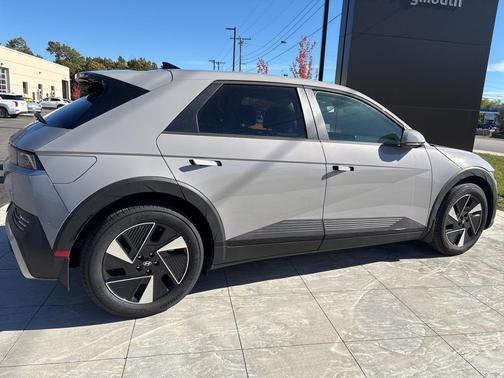 2025 Hyundai IONIQ 5 SE