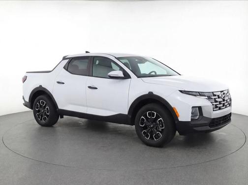 White 2022 Hyundai SANTA CRUZ 2.5L SEL