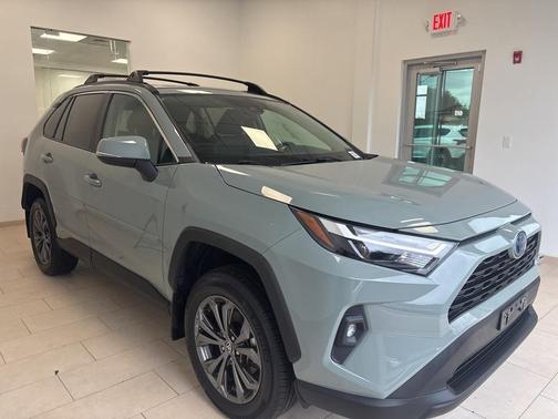 2022 Toyota RAV4 Hybrid XLE Premium