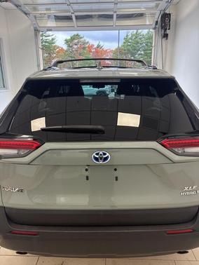 2022 Toyota RAV4 Hybrid XLE Premium