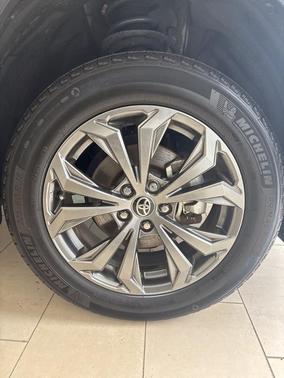 2022 Toyota RAV4 Hybrid XLE Premium