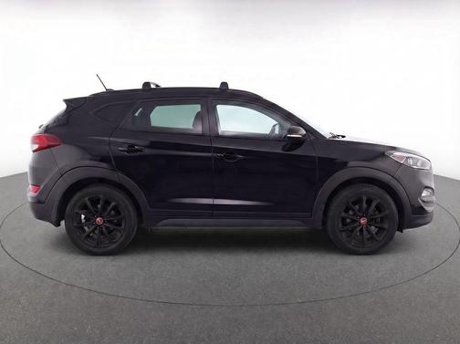 Black Noir Pearl 2017 Hyundai TUCSON Night