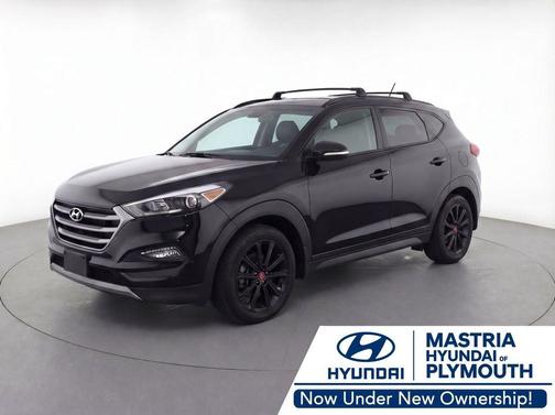 Black Noir Pearl 2017 Hyundai TUCSON Night