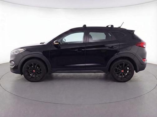 Black Noir Pearl 2017 Hyundai TUCSON Night