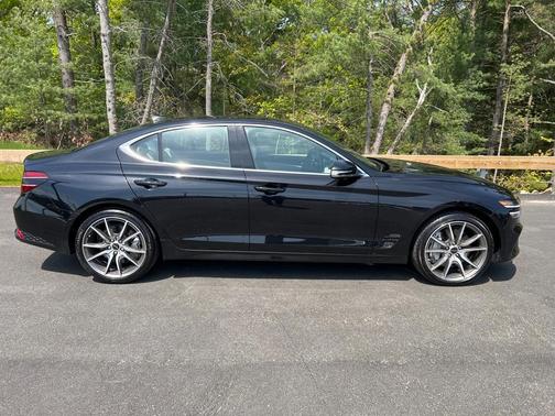 2024 Genesis G70 2.5T