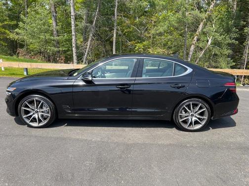 2024 Genesis G70 2.5T
