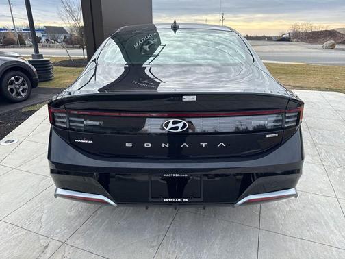 2025 Hyundai SONATA Hybrid SEL